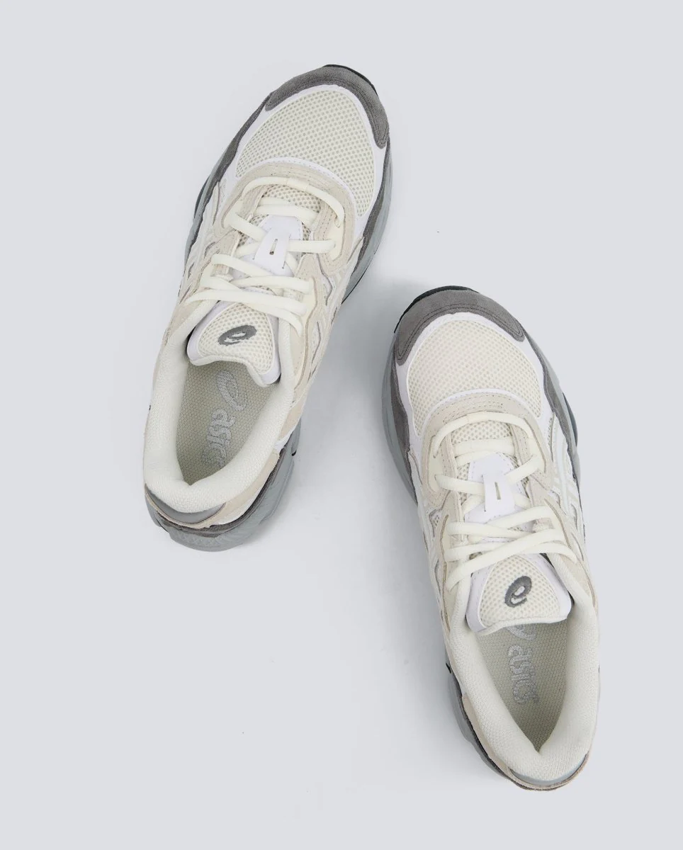 Asics Gel-NYC Beige y Gris Hombre - Image 3