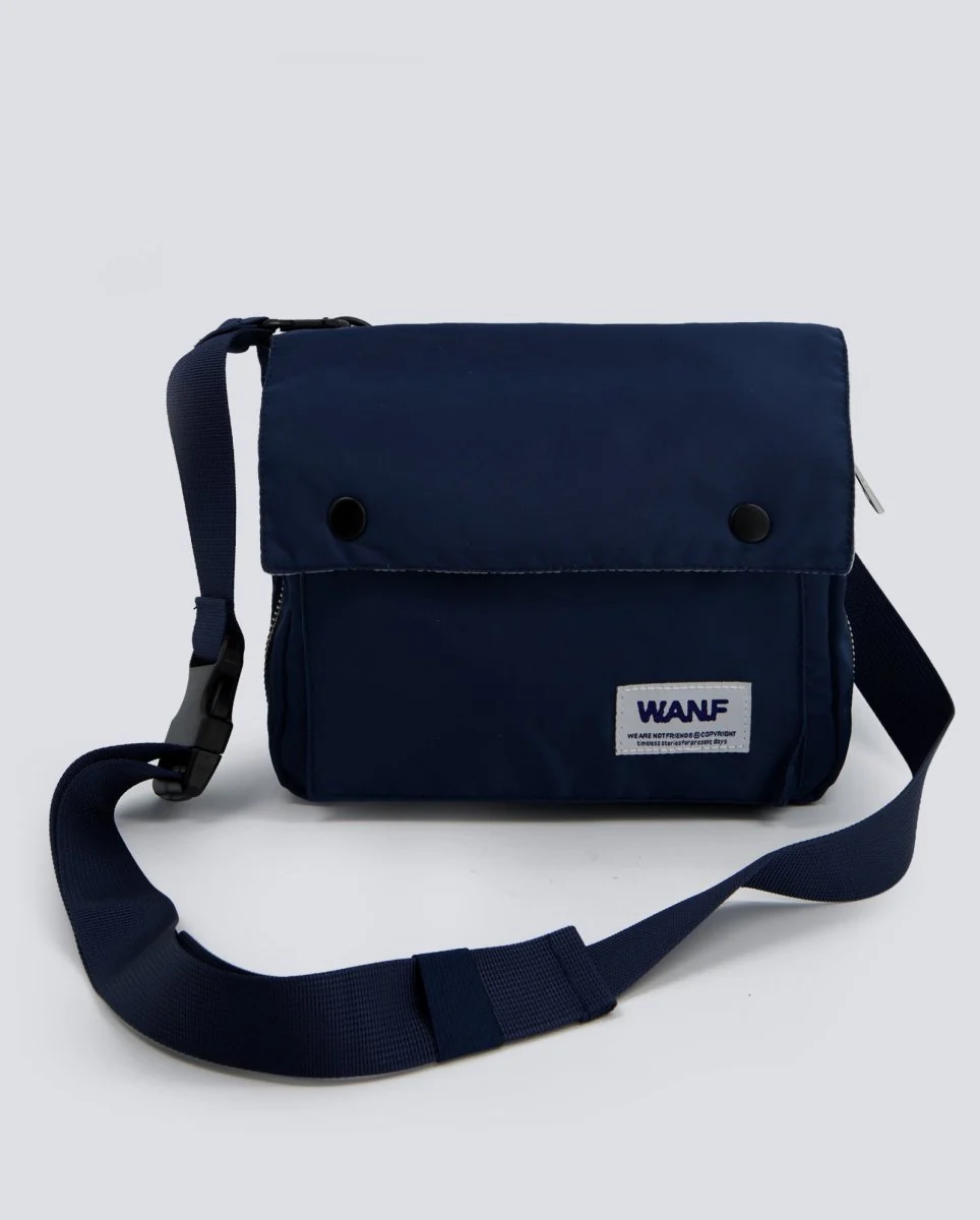 Bolso We Are Not Friends Utility Cross Negro Unisex - Image 2