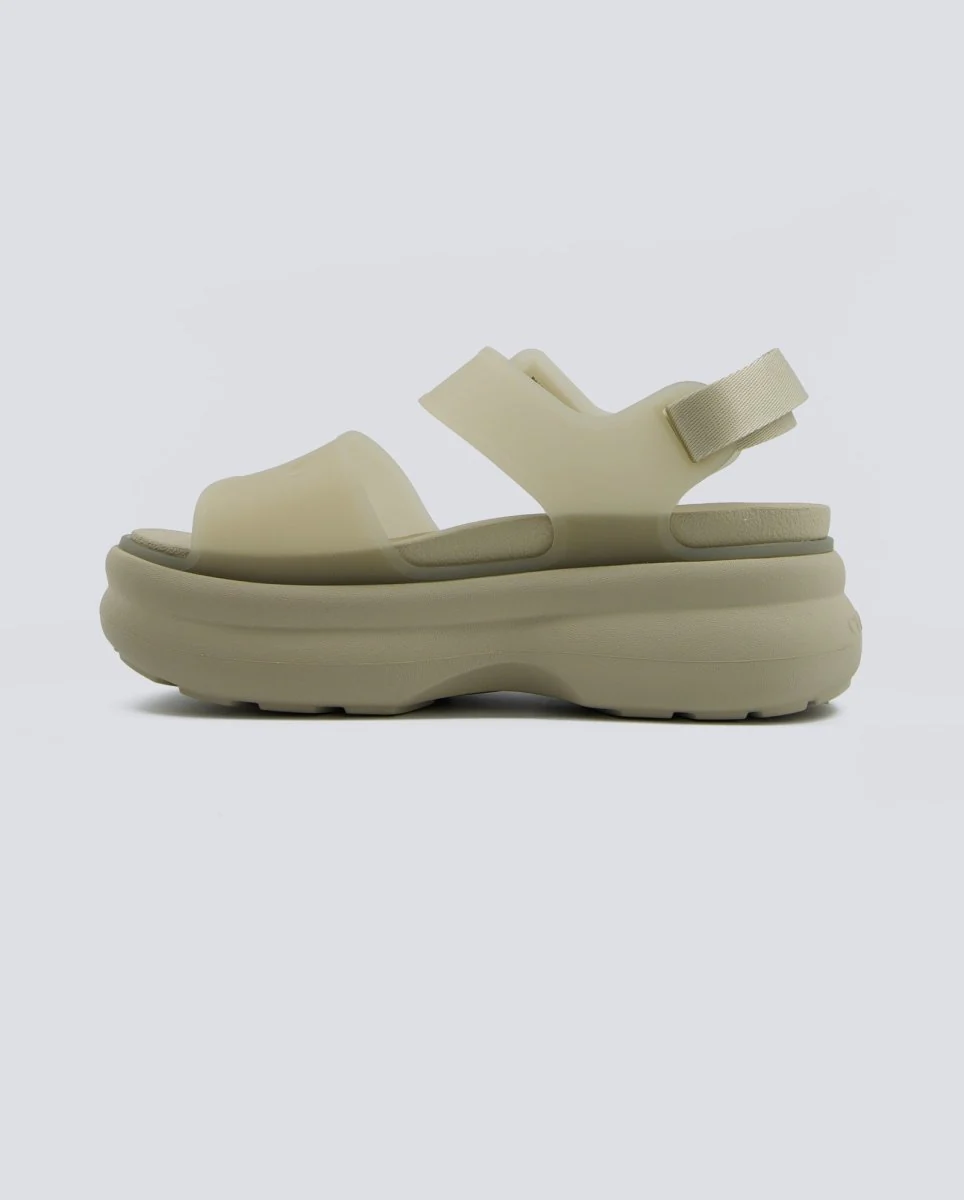 Crocs Soho Frosted Y Strap Beige Mujer - Image 5
