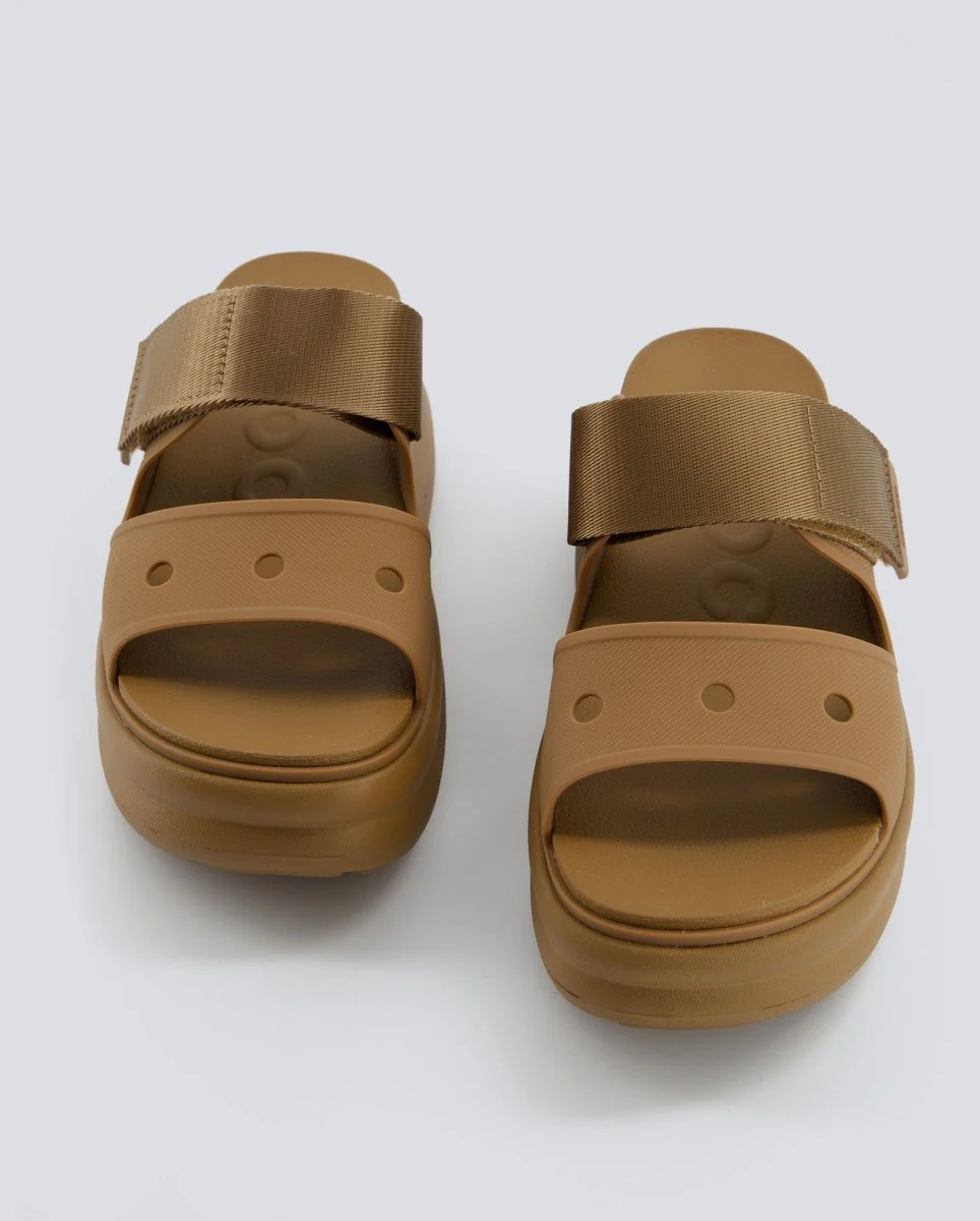 Crocs Soho Two Strap Sandal Marrón Mujer - Image 3