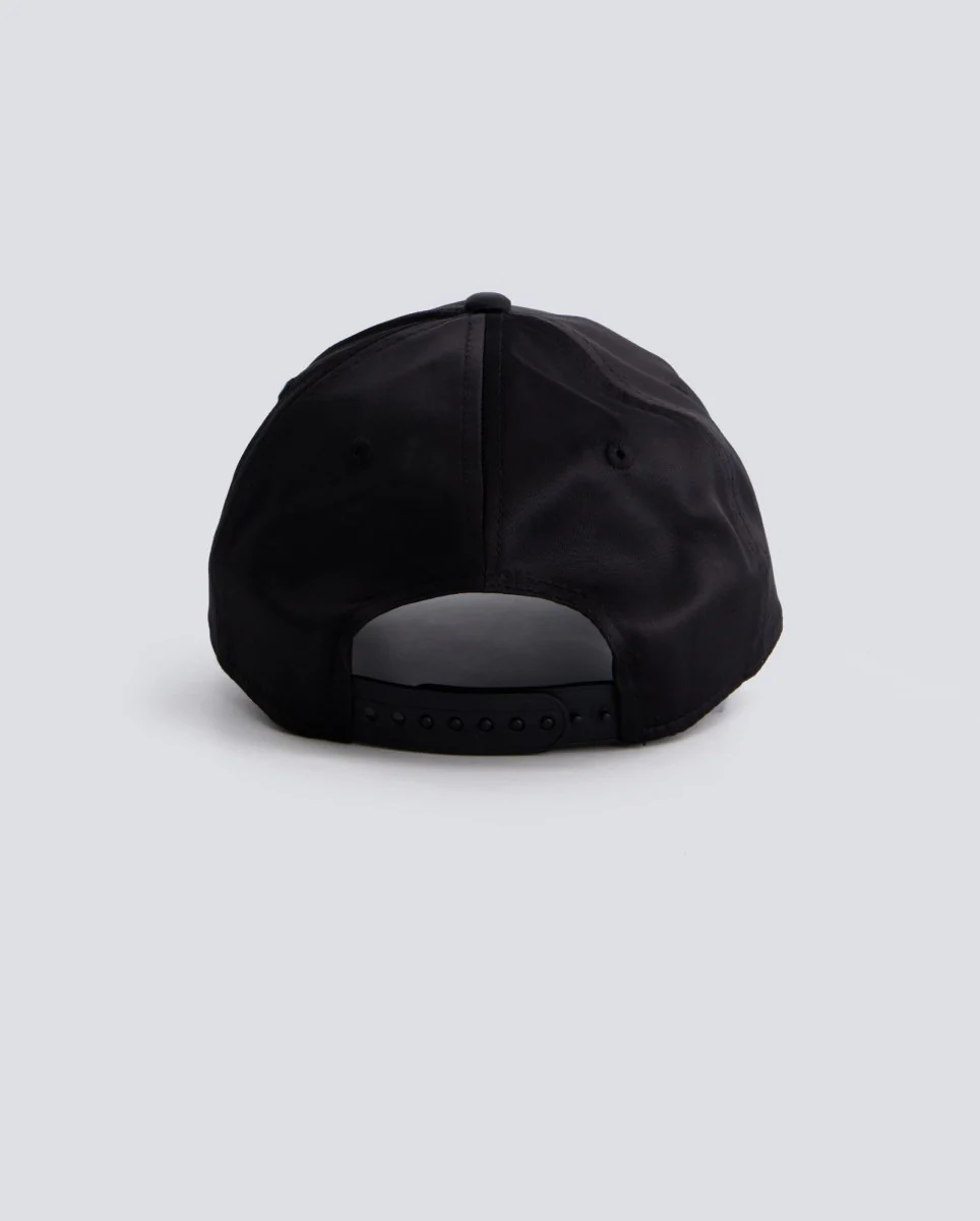 Gorra New Era Satin 9FORTY Negro Mujer - Image 2