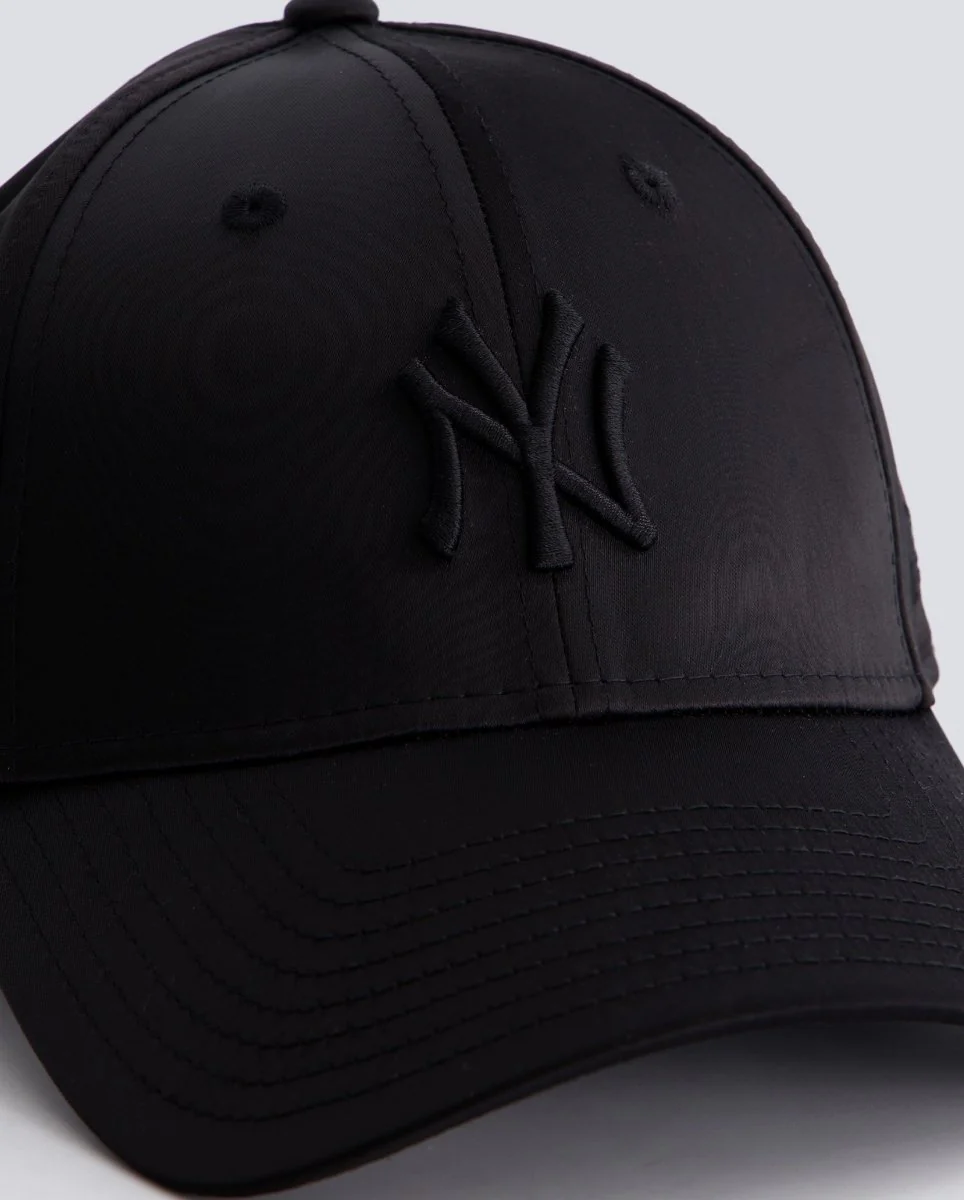 Gorra New Era Satin 9FORTY Negro Mujer - Image 3