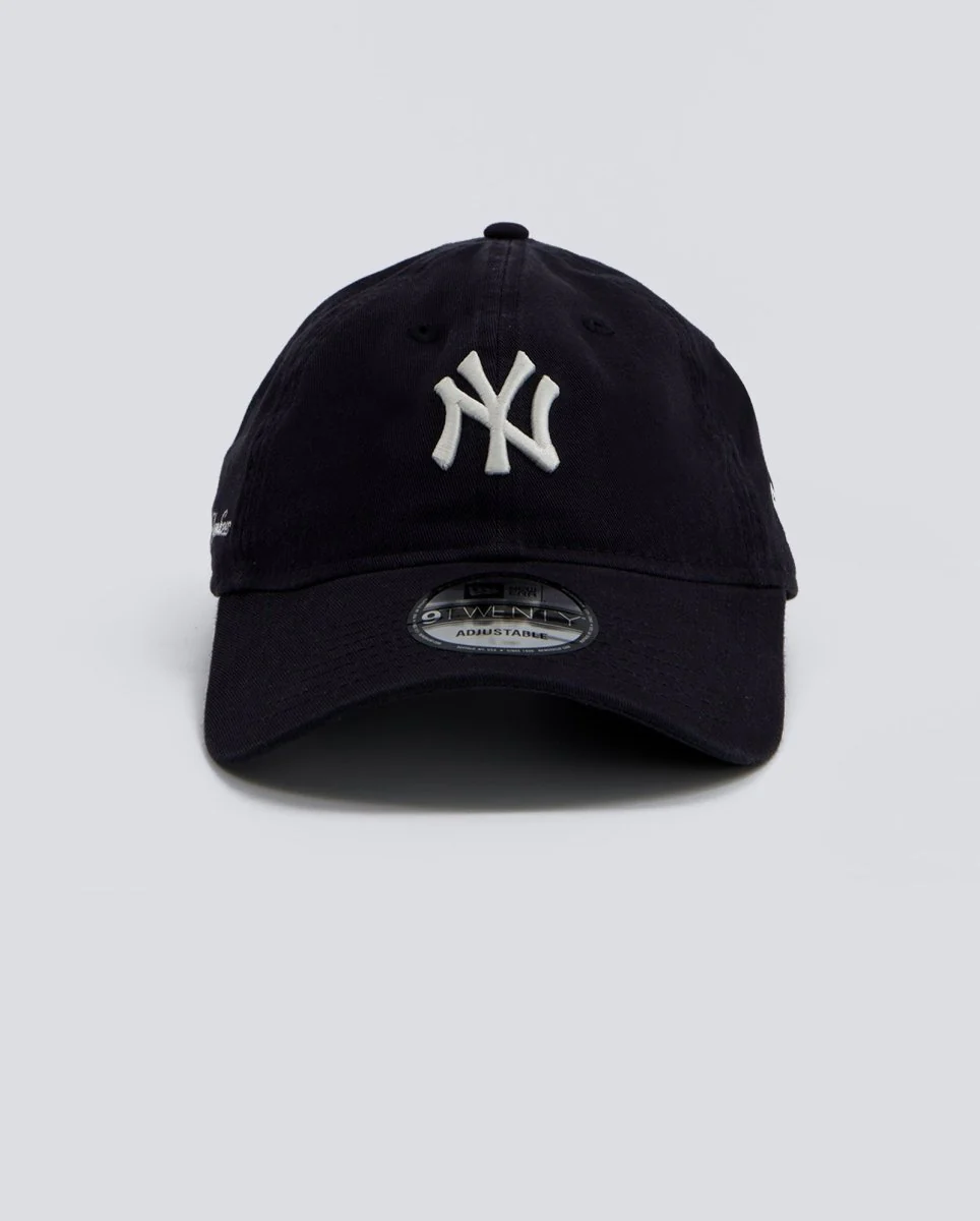 Gorra New Era Washed Script 9Twenty Gris Unisex