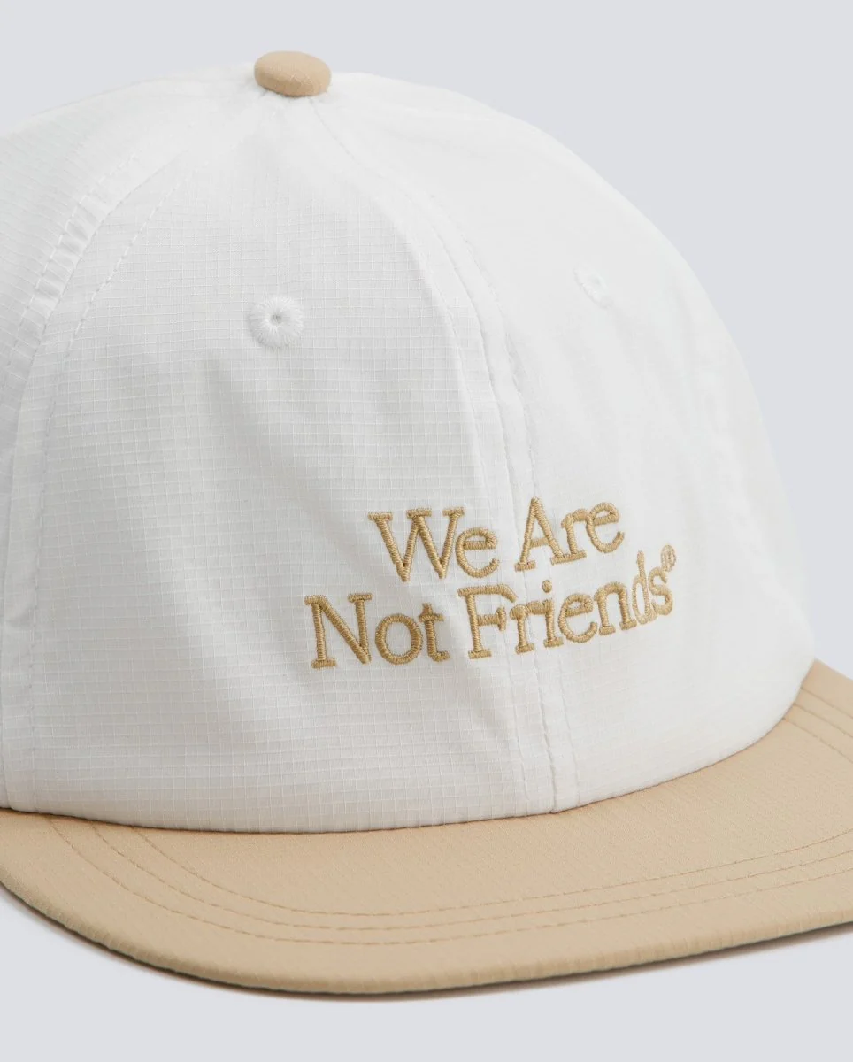 Gorra We Are Not Friends Typo Beige Unisex - Image 3