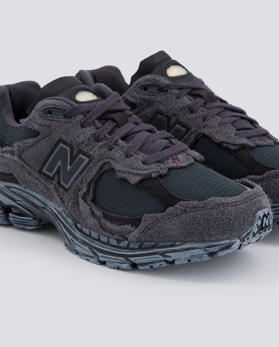 New Balance 2002R Protection Pack Negro Mujer - Image 2