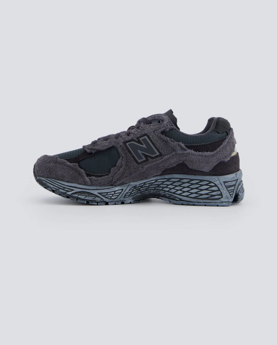 New Balance 2002R Protection Pack Negro Mujer - Image 4