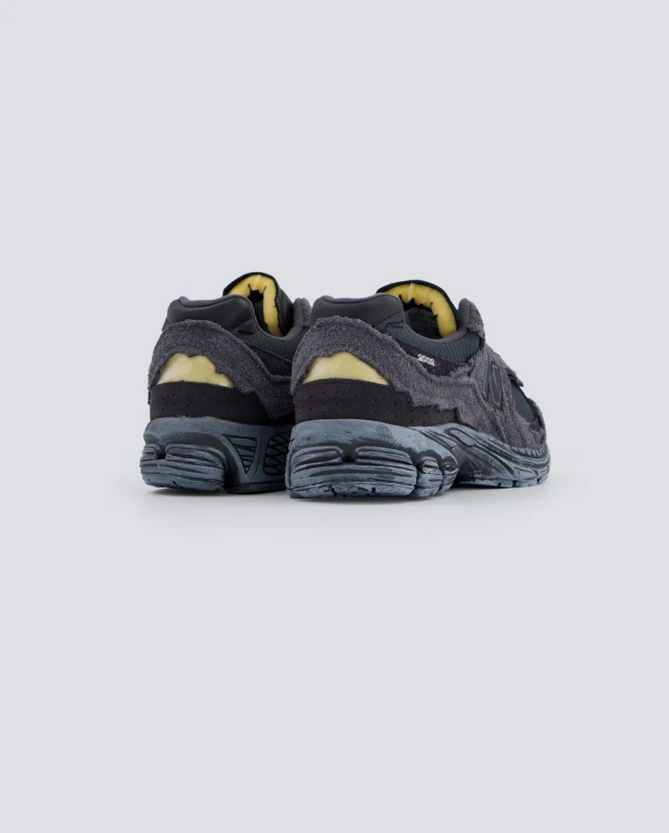 New Balance 2002R Protection Pack Negro Mujer - Image 6