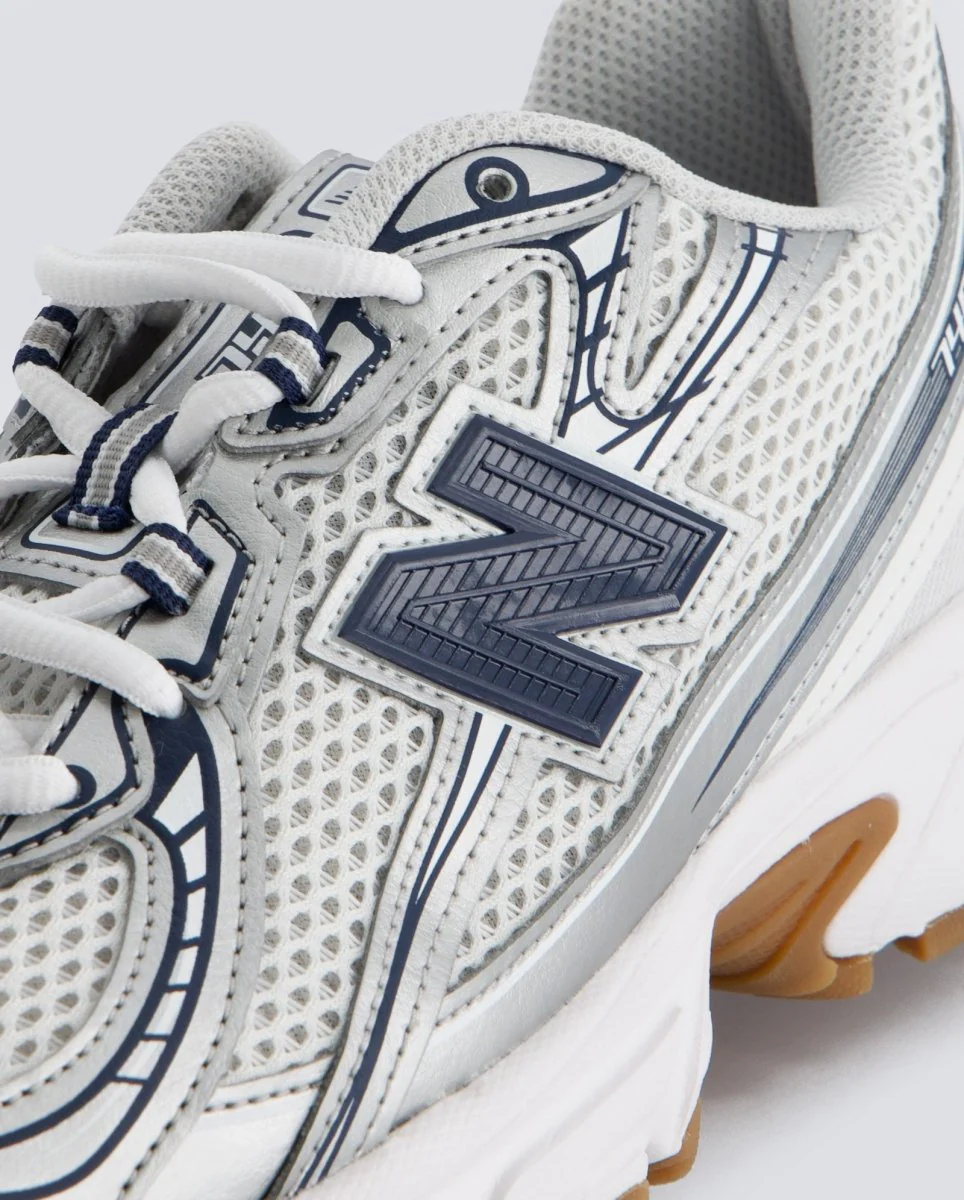 New Balance 740 Blanco y Plateado Hombre - Image 2